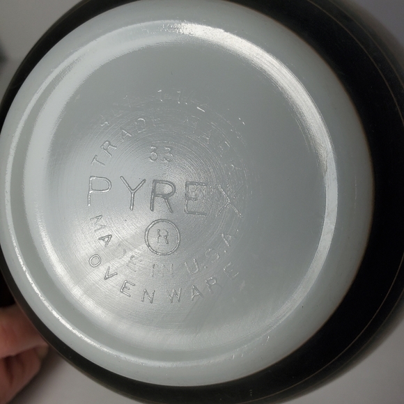 Vintage Pyrex TERRA Matte Black Brown Striped Round Mixing Bowl 401 1.5 Pint 60s - Picture 5 of 7